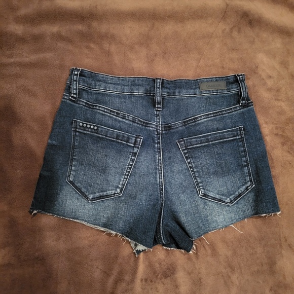 NWT Blank NYC Distressed Shorts Button Fly Size 26 - Picture 6 of 6